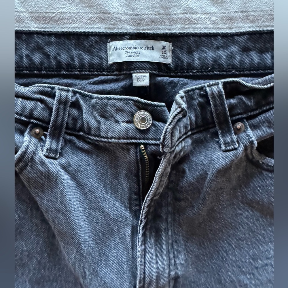 Abercrombie Curve Love The Baggy Low Rise Gray Denim 30/10L